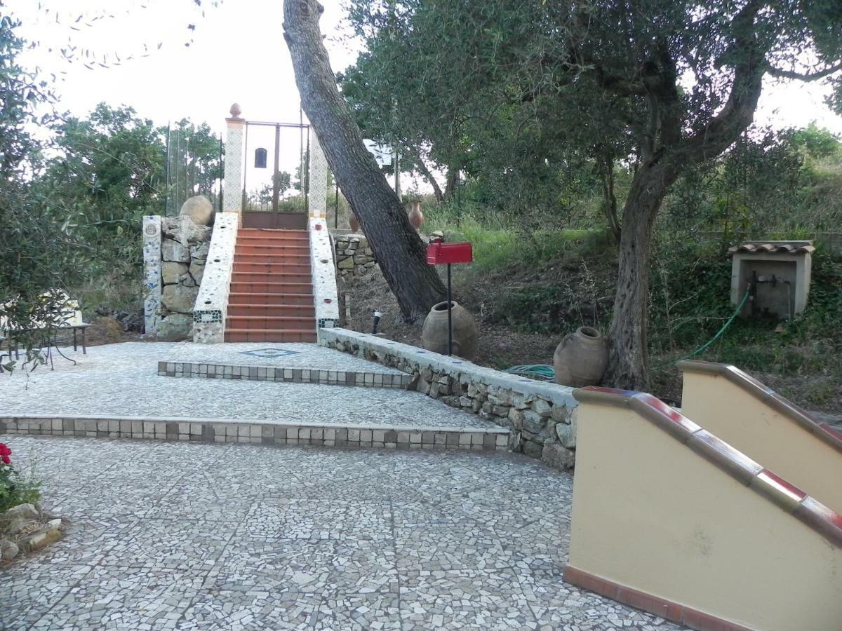 Agriturismo B&B Il Rifugio Di Nino Contursi Bagian luar foto