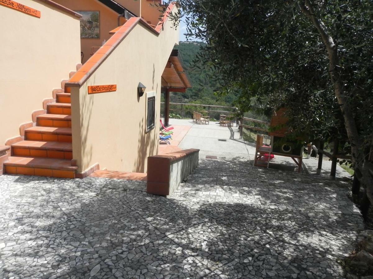 Agriturismo B&B Il Rifugio Di Nino Contursi Bagian luar foto